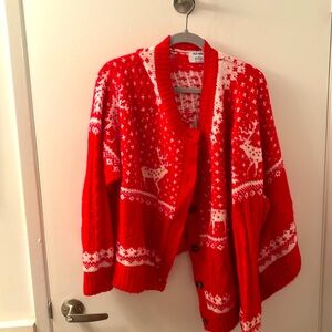 Red holiday reindeer sweater❄️🤍